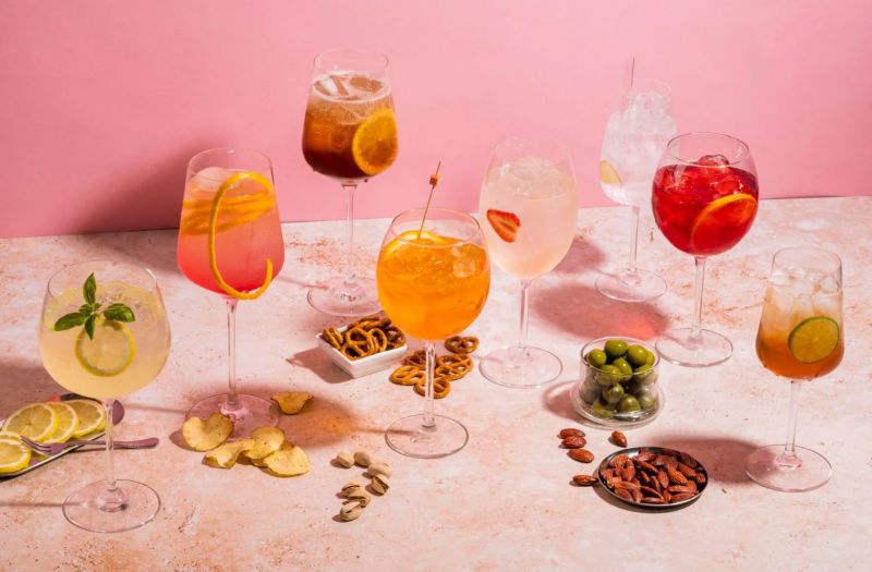 Photo for: The Daycap Economy: Why Earlier, Lighter Drinking Is Changing The Bar Business